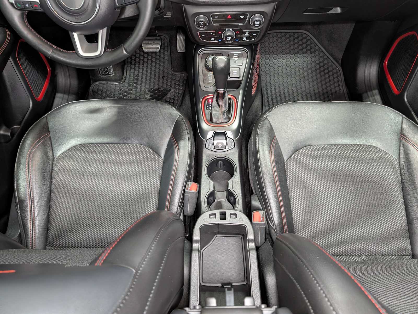 Used 2019 Jeep Compass Trailhawk w/ Cold Weather Group AWD/4WD image 19