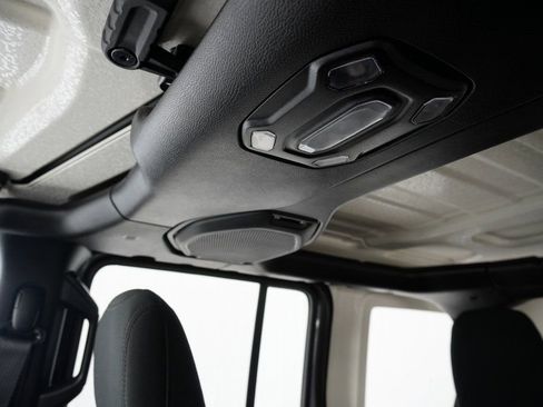 Used 2021 Jeep Wrangler Unlimited Islander image 33