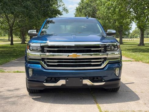 Used 2017 Chevrolet Silverado 1500 High Country AWD/4WD image 2