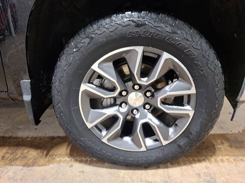 Used 2024 Chevrolet Silverado 1500 LT image 8