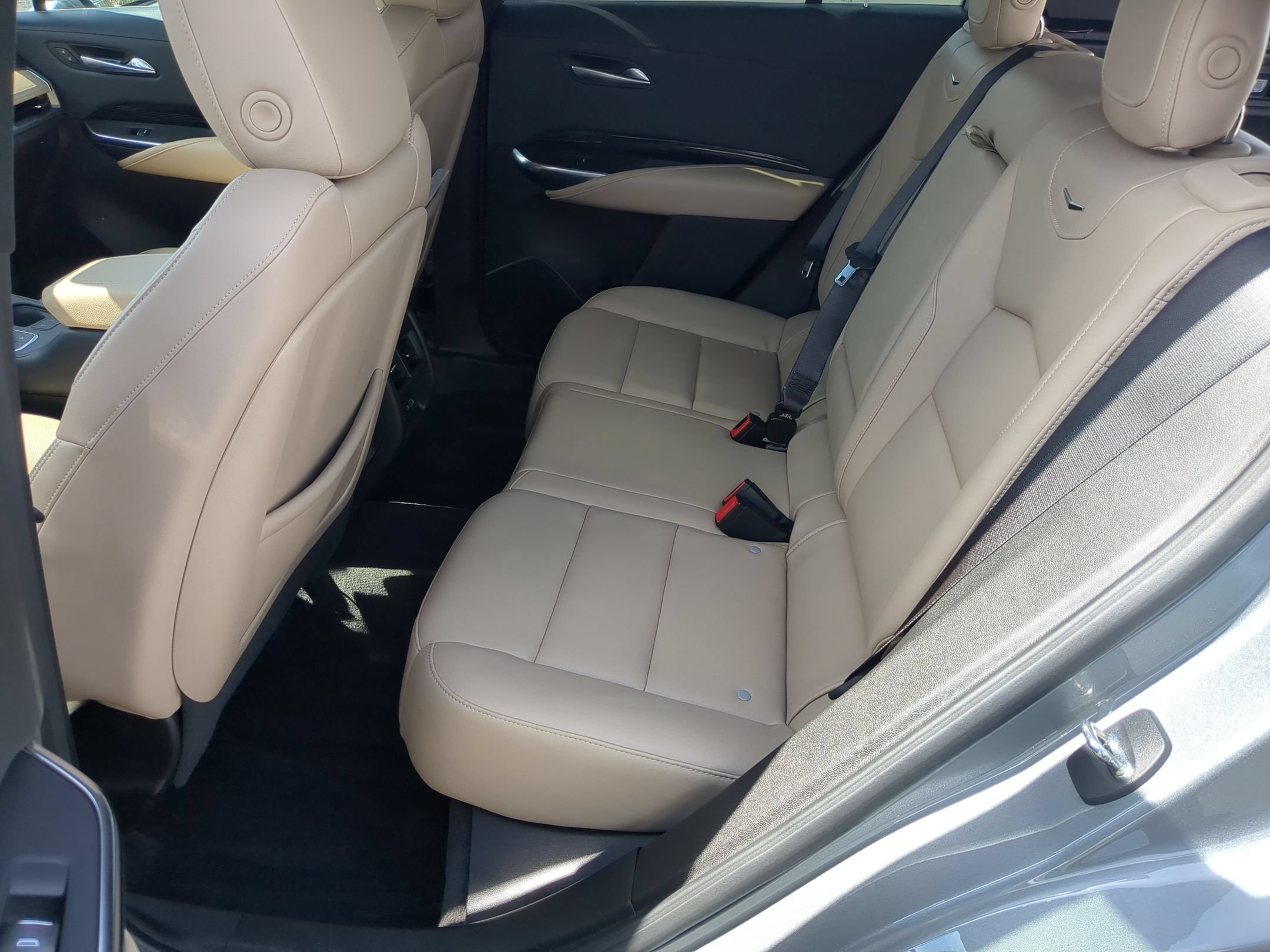 Certified 2024 Cadillac XT4 Luxury w/ Cold Weather Package AWD/4WD image 23
