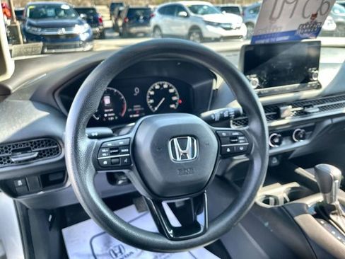 Used 2023 Honda HR-V LX image 13