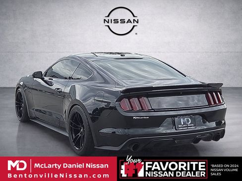 Used 2017 Ford Mustang GT Premium w/ GT Performance Package RWD image 4