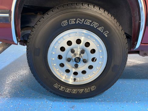 Used 1994 Chevrolet S10 Pickup 4WD 4-Door image 61