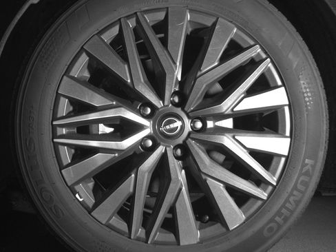 Used 2025 Nissan Altima 2.5 SV image 12