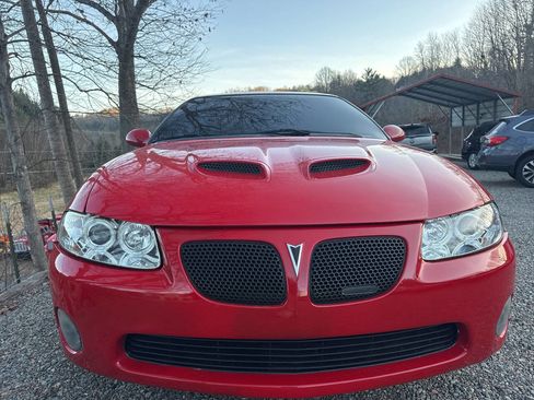 Used 2005 Pontiac GTO image 2