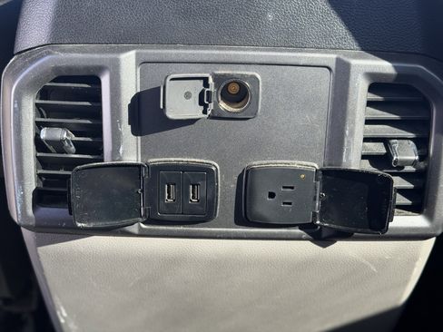 Used 2018 Ford F150 XLT w/ Equipment Group 302A Luxury image 31