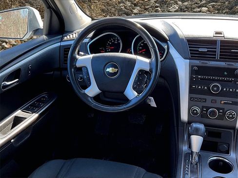 Used 2012 Chevrolet Traverse LT image 5