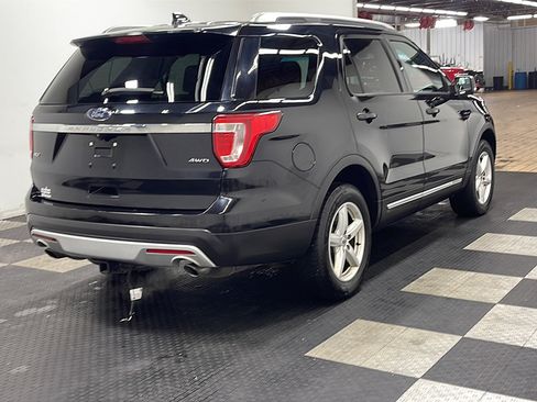 Used 2016 Ford Explorer XLT w/ Equipment Group 202A AWD/4WD image 18