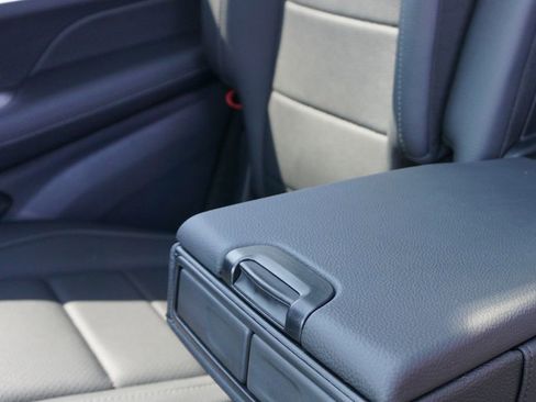 Certified 2025 Mercedes-Benz GLS 450 4MATIC image 36