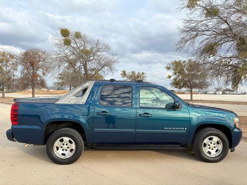 Used 2007 Chevrolet Avalanche LT w/ LT Preferred Equipment Group image 53