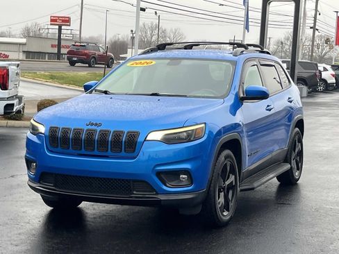 Used 2020 Jeep Cherokee Latitude Plus image 3
