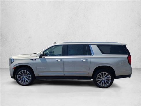 Used 2023 GMC Yukon XL Denali AWD/4WD image 9