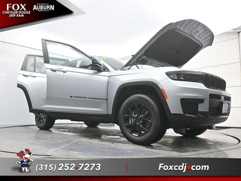 New 2025 Jeep Grand Cherokee L Altitude image 31