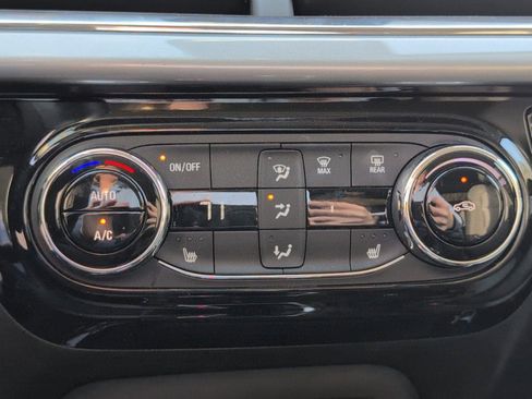 Used 2025 Chevrolet Trax LT w/ Driver Confidence Package image 20