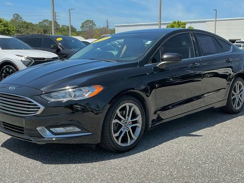 Used 2017 Ford Fusion SE w/ Equipment Group 201A FWD image 1