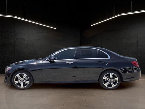 Used 2020 Mercedes-Benz E 350 4MATIC Sedan image 4
