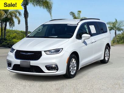 Used 2022 Chrysler Pacifica Touring-L