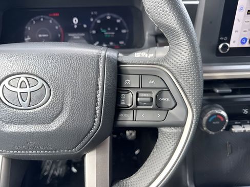 Used 2025 Toyota Tacoma TRD Sport image 15