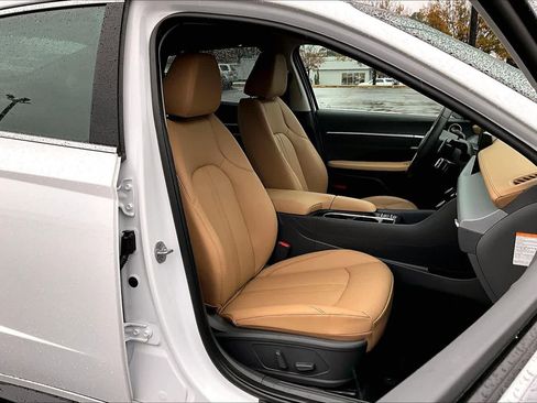 Used 2025 Hyundai Sonata Limited image 8