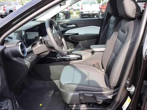 New 2026 Chevrolet Trax LT FWD image 6
