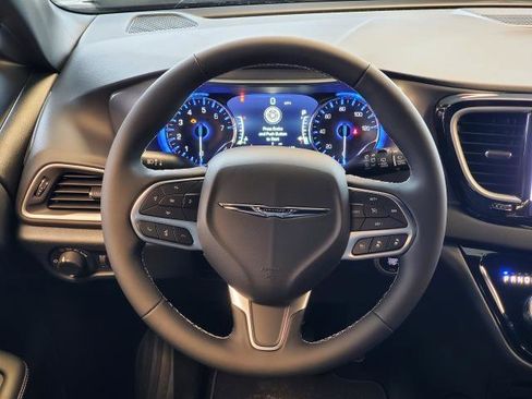 Used 2026 Chrysler Voyager LX image 20