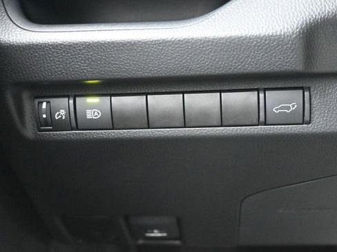 Used 2025 Toyota RAV4 XLE w/ Convenience Package FWD image 17