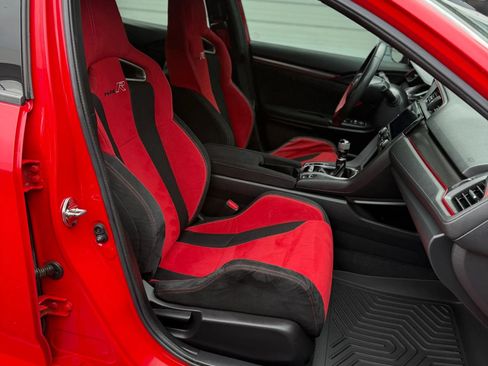 Used 2018 Honda Civic Type R image 6