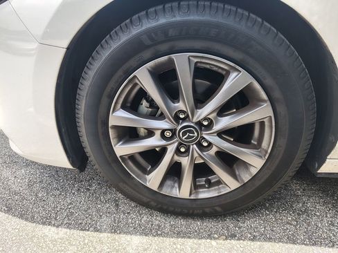 Used 2021 MAZDA MAZDA3 s FWD image 23