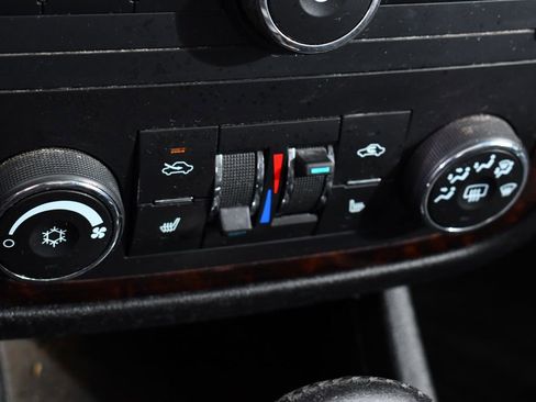 Used 2012 Chevrolet Impala LTZ FWD image 28