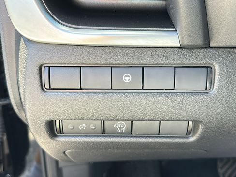 Certified 2023 Nissan Rogue SV image 13