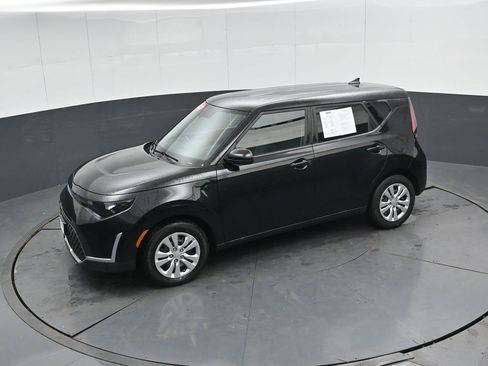 Used 2023 Kia Soul LX image 47