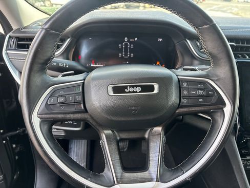 Used 2022 Jeep Grand Cherokee Limited image 14