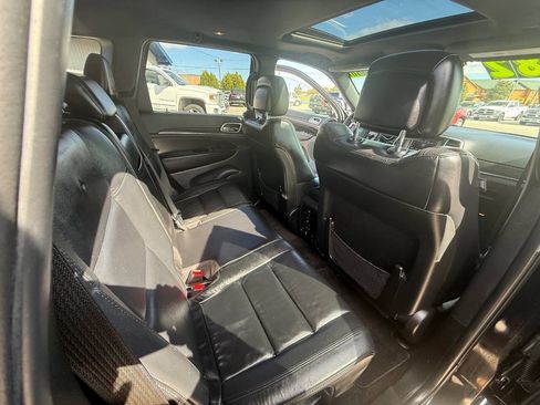 Used 2018 Jeep Grand Cherokee Limited AWD/4WD image 17