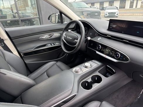 Used 2025 Genesis GV70 2.5T image 13