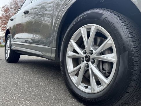 Certified 2025 Audi Q3 2.0T Premium image 9