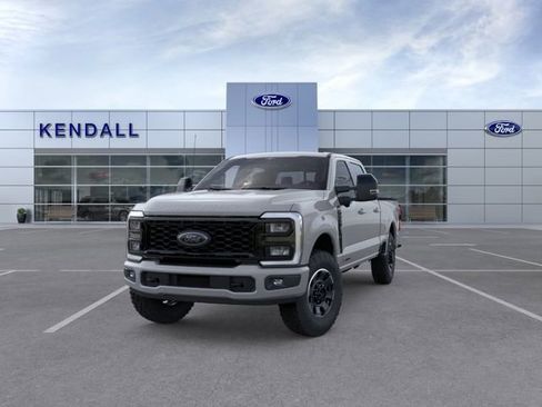 New 2026 Ford F250 4x4 Crew Cab Super Duty image 2