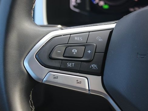 Used 2022 Volkswagen Atlas Cross Sport SEL image 14