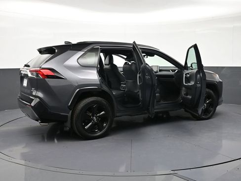 Used 2019 Toyota RAV4 XSE w/ Carpet Mat Package AWD/4WD image 33