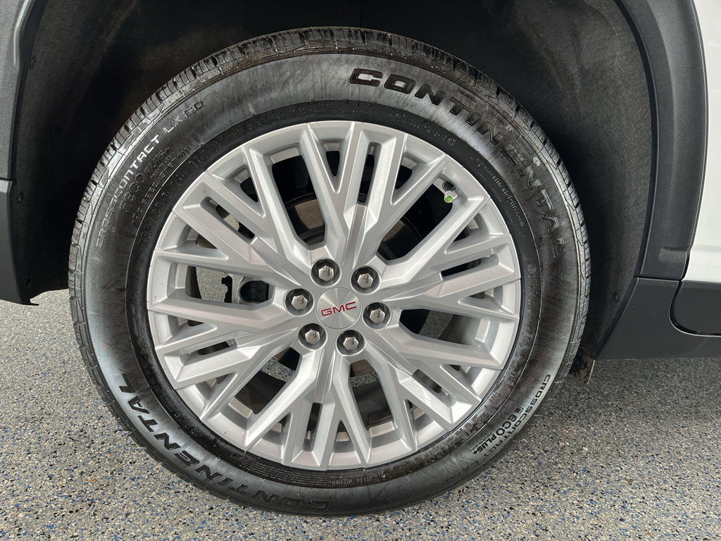 Used 2026 GMC Acadia Elevation w/ Elevation Premium Package FWD image 32