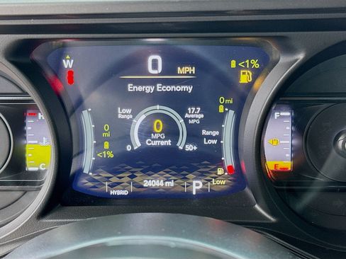 Used 2024 Jeep Wrangler Unlimited AWD/4WD image 8