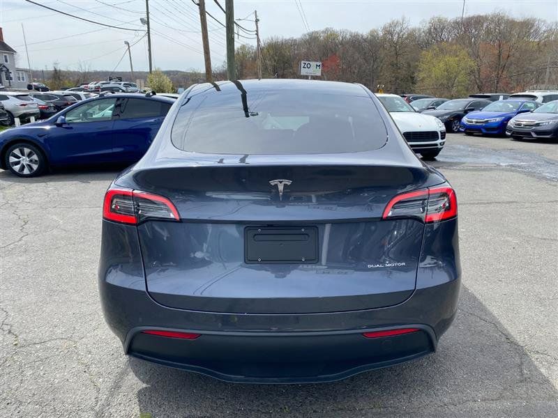 Used 2024 Tesla Model Y Long Range AWD/4WD image 4