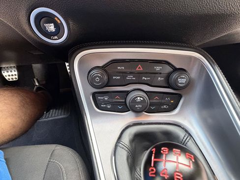 Used 2019 Dodge Challenger R/T RWD image 26