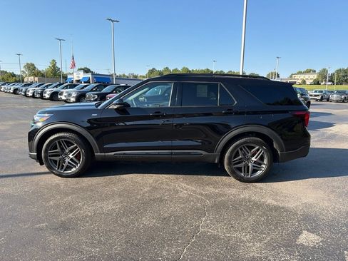 New 2027 Ford Explorer ST-Line w/ Premium Package RWD image 6