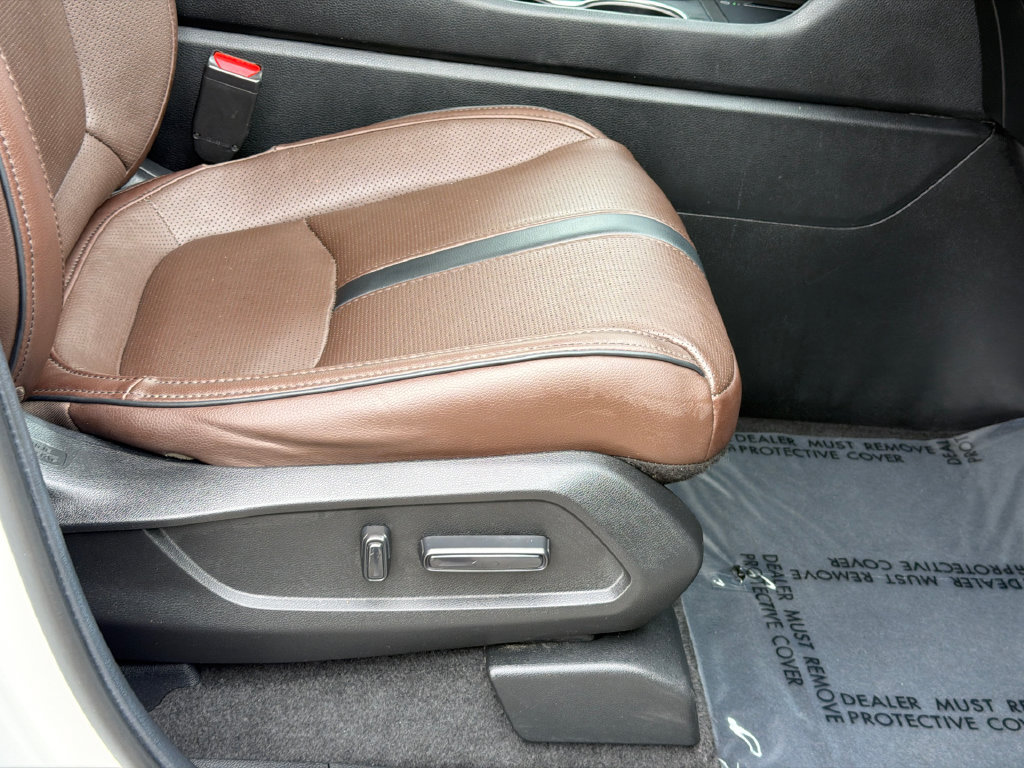 Used 2025 Honda Pilot Elite image 16