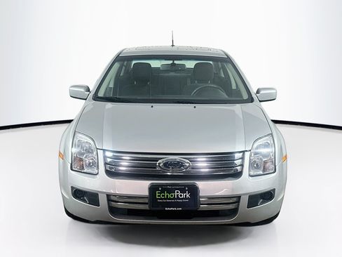 Used 2009 Ford Fusion SE FWD image 2