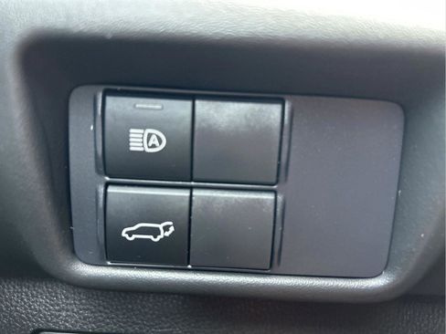 Used 2021 Toyota Highlander XSE FWD image 25