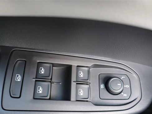 New 2026 Volkswagen Taos SE AWD/4WD image 13