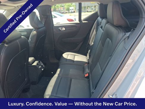 Certified 2025 Volvo XC40 B5 Core AWD/4WD image 11