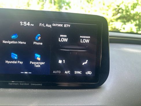 Used 2023 Hyundai Santa Fe Limited AWD/4WD image 16